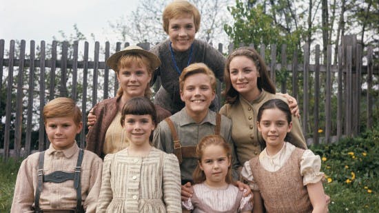Julie Andrews og de syv børn i "The Sound of Music". 