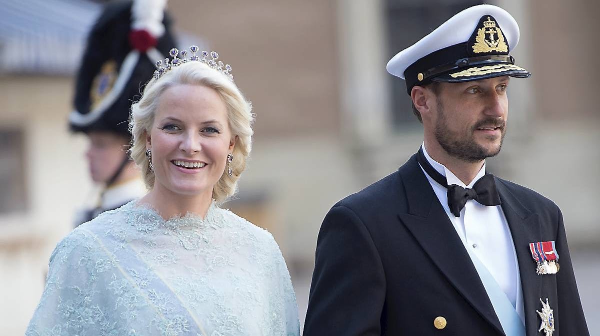 Kronprinsesse Mette-Marit og kronprins Haakon ved prinsesse Madeleine og Chris O'Neills bryllup i juni 2013.