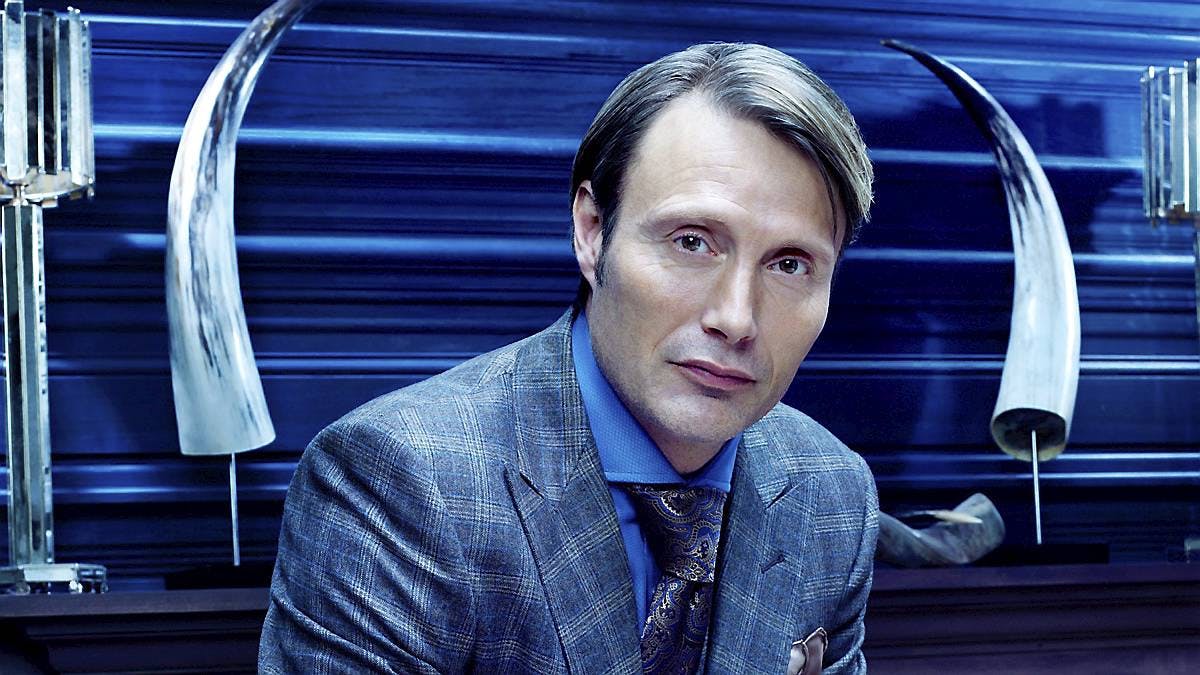 Mads Mikkelsen som "Hannibal".