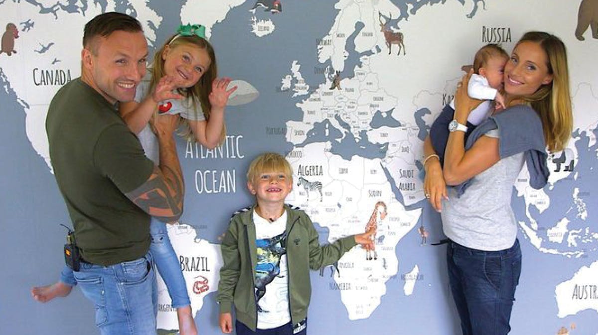 Mikkel Kessler, Lea Hvidt Kessler, med børnene Romeo, Rosa-Lia og Helios