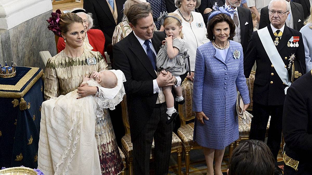 Prins Nicolas' dåb er overstået, selv om det ikke huede den lille dreng.