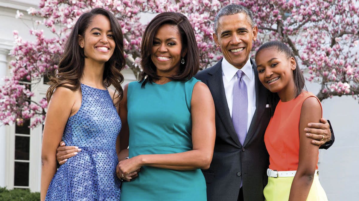 Michelle og Barack Obama med døtrene i 2015