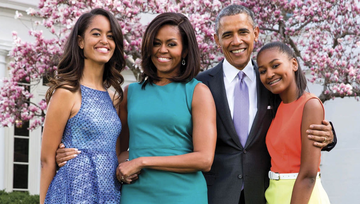 Michelle og Barack Obama med døtrene i 2015