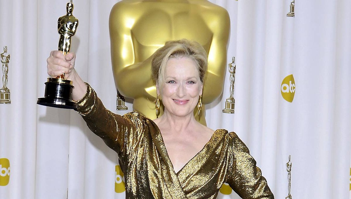 Meryl Streep med sin Oscar-statuette i 2012. 