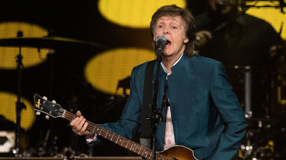 https://imgix.billedbladet.dk/media/article/paulmccartney.jpg