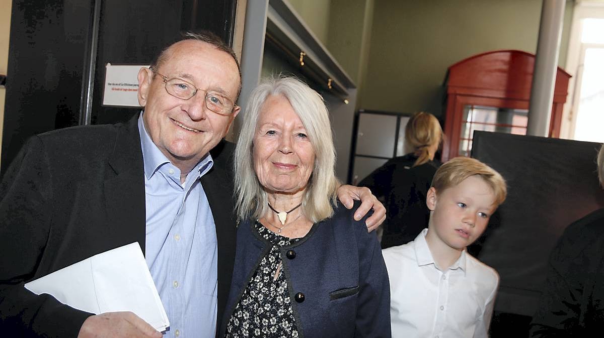 Preben Harris blev fortjent fejret med maner i anledning af sin 80-års dag - ikke mindst af hustruen gennem 54 år, Bende.