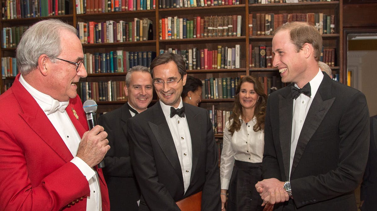 Det er svært at holde et lille smil tilbage, når man bliver introduceret som sin farfar.