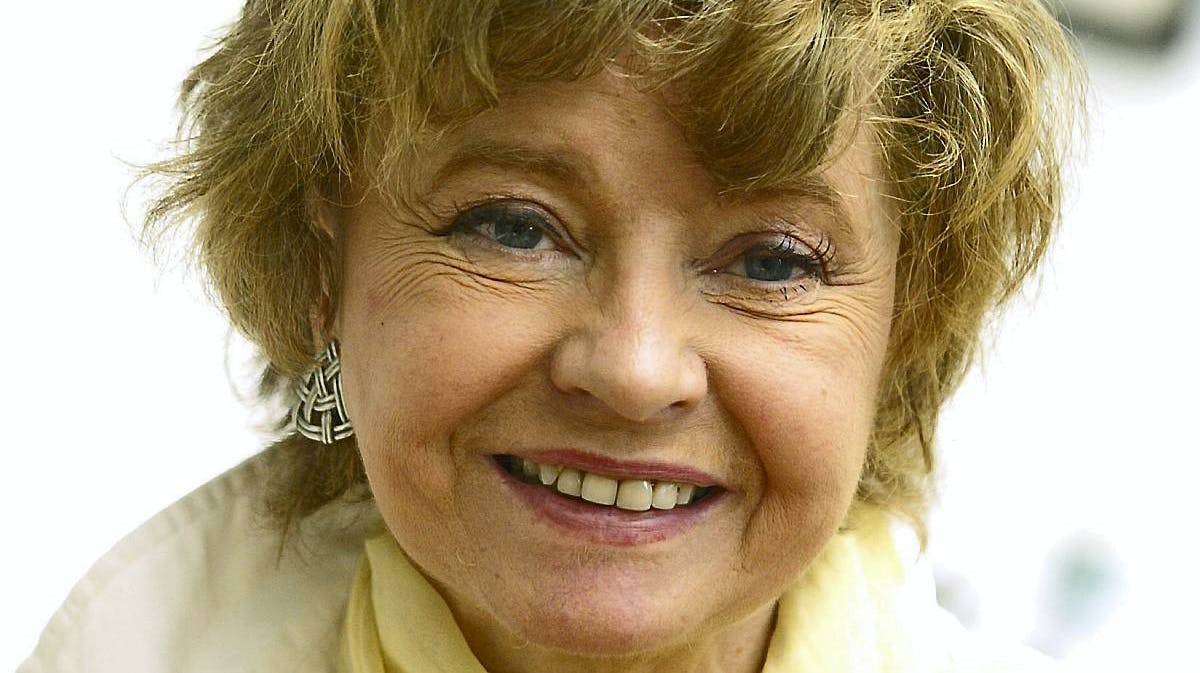 Prunella Scales.