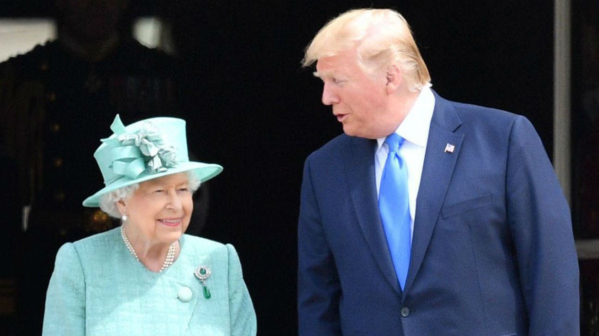 Dronning Elizabeth og præsident Donald Trump