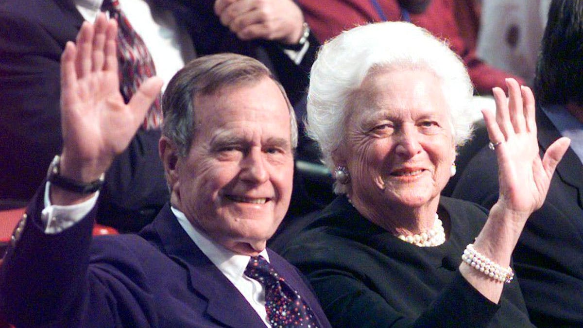 George og Barbara Bush.