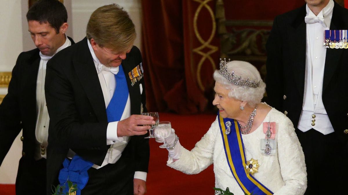 Kong Willem-Alexander, dronning Elizabeth