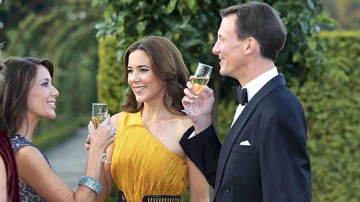 Middag på Fredensborg i anledning af Røde Kors' 150 års jubilæum.