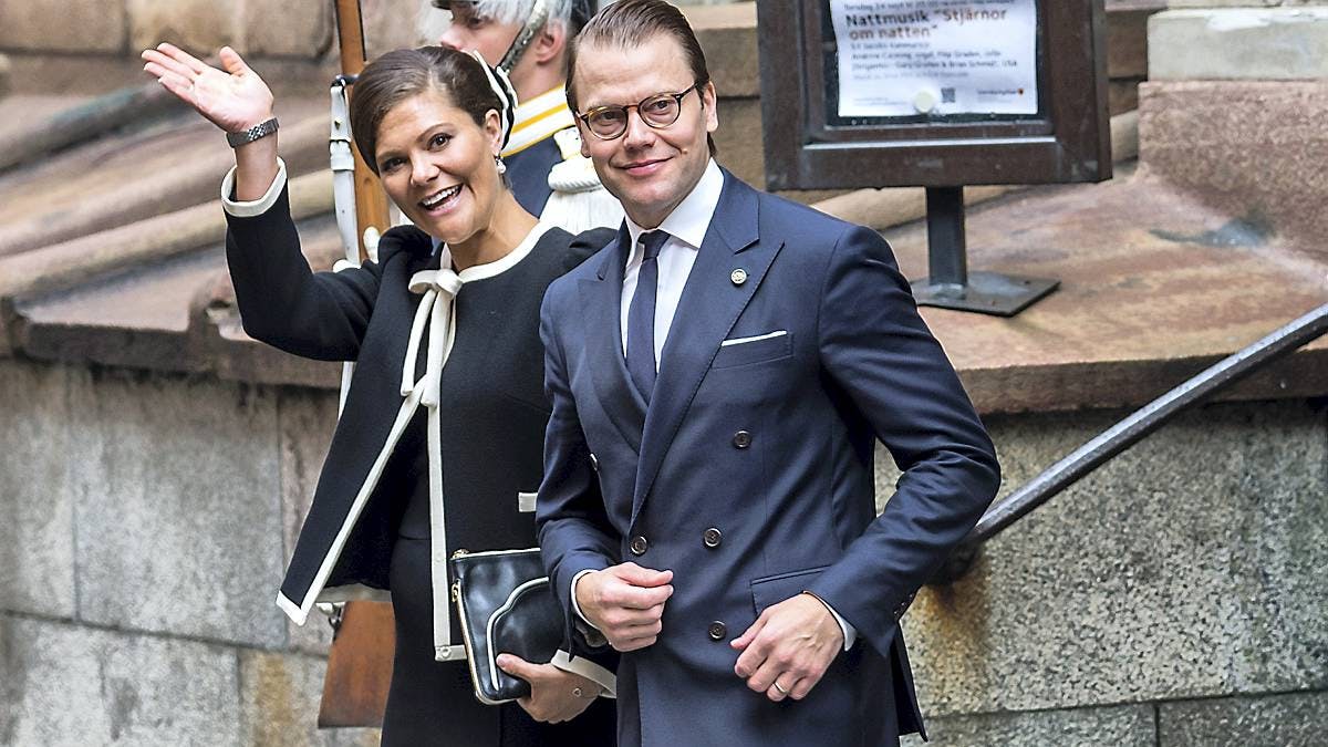 Kronprinsesse Victoria havde ved åbningen af det svenske parlament valgt at genbruge en jakke, som hun også bar i 2011, da hun ventede prinsesse Estelle.