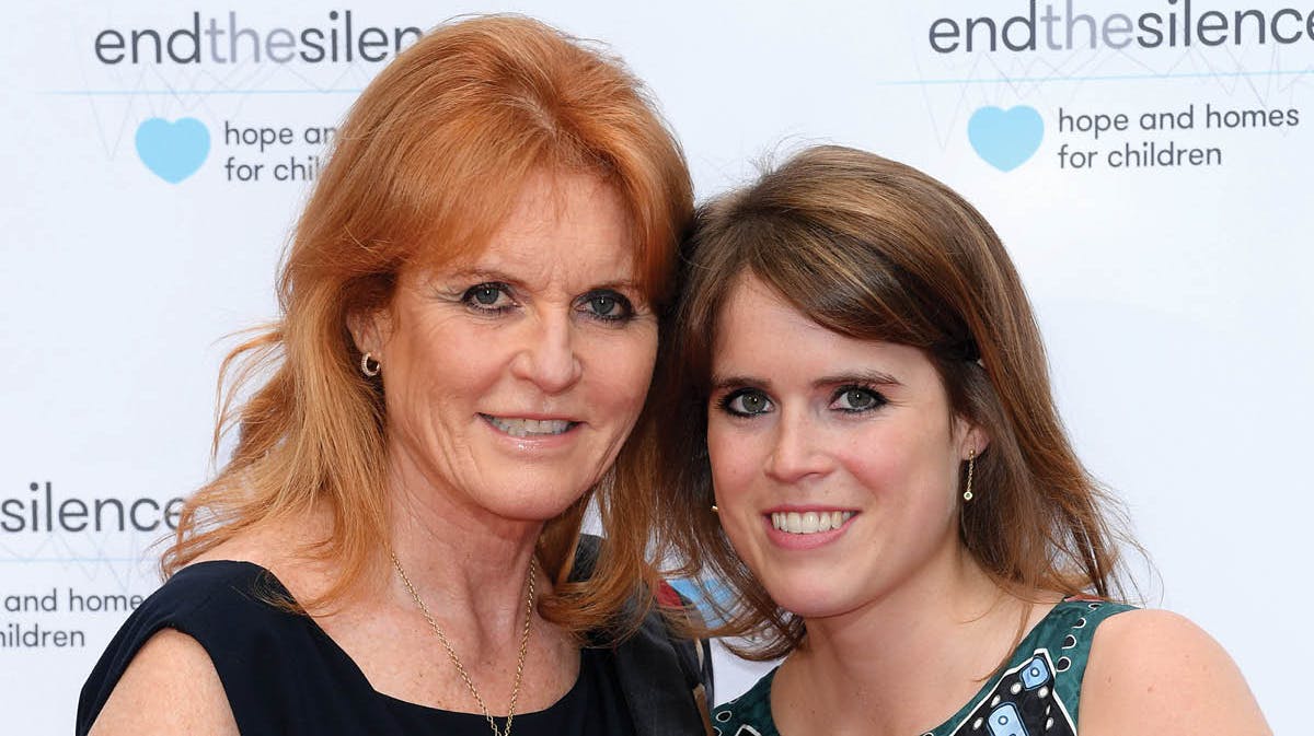 Hertuginde Sarah Ferguson og prinsesse Eugenie.