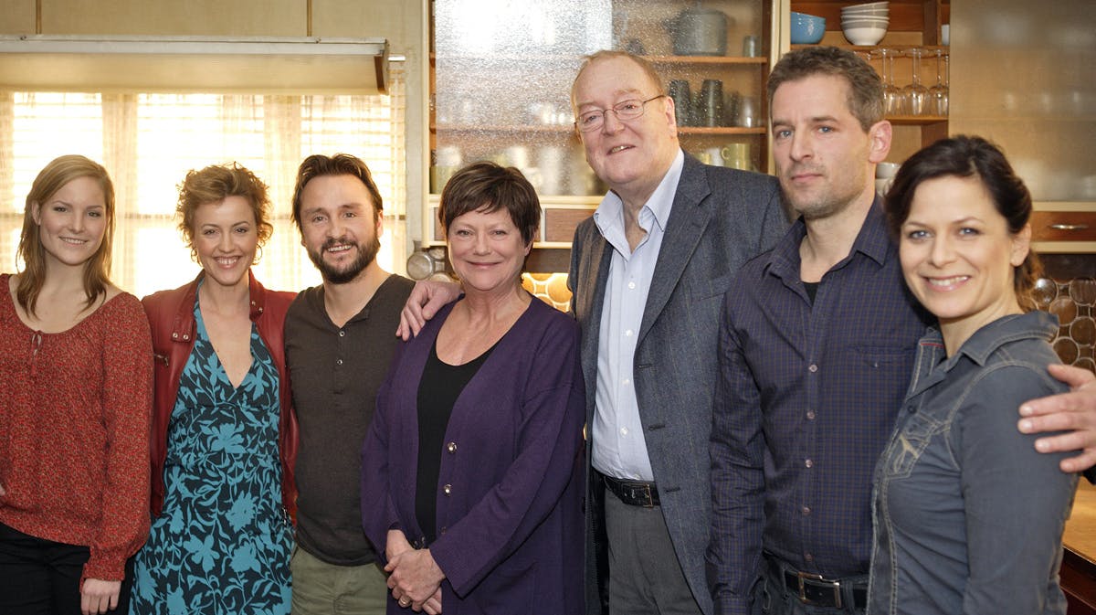 En del af castet på "Sommer".