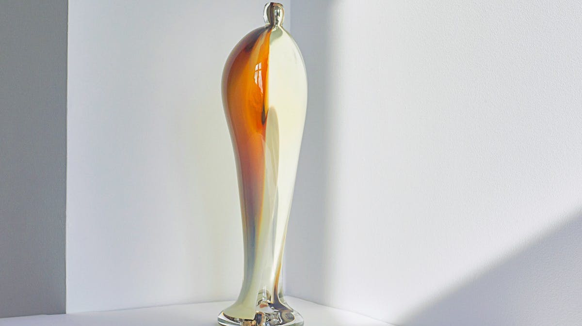 Reumertstatuetten er skabt af John Kørner og glaspuster Pete Kuchinke.