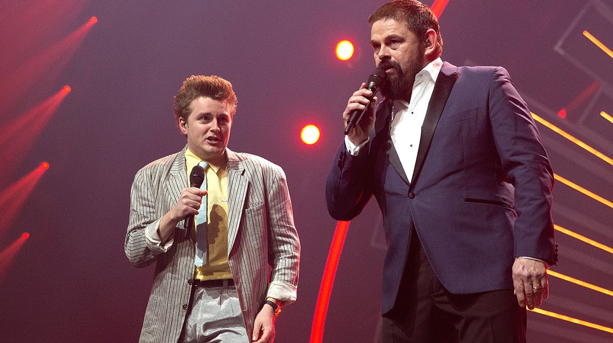 Jesper Groth og Stig Rossen på scenen sammen i dansk Melodi Grand Prix 2019
