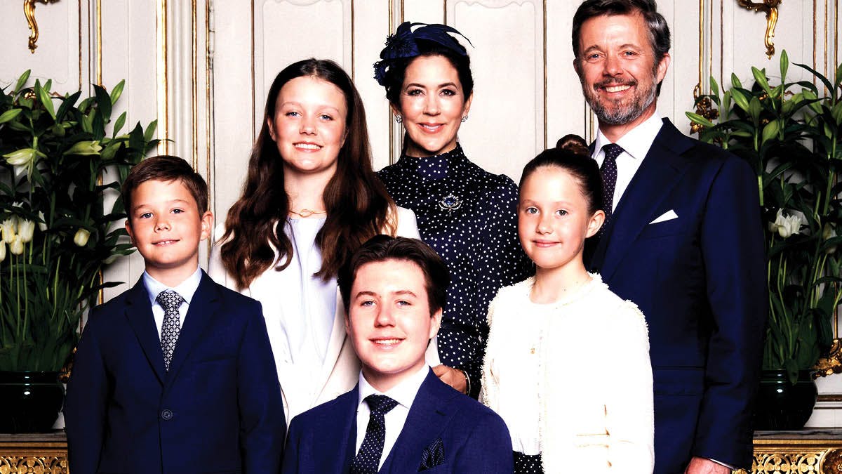 Kronprinsfamilien samlet til prins Christians konfirmation i maj 2021.
