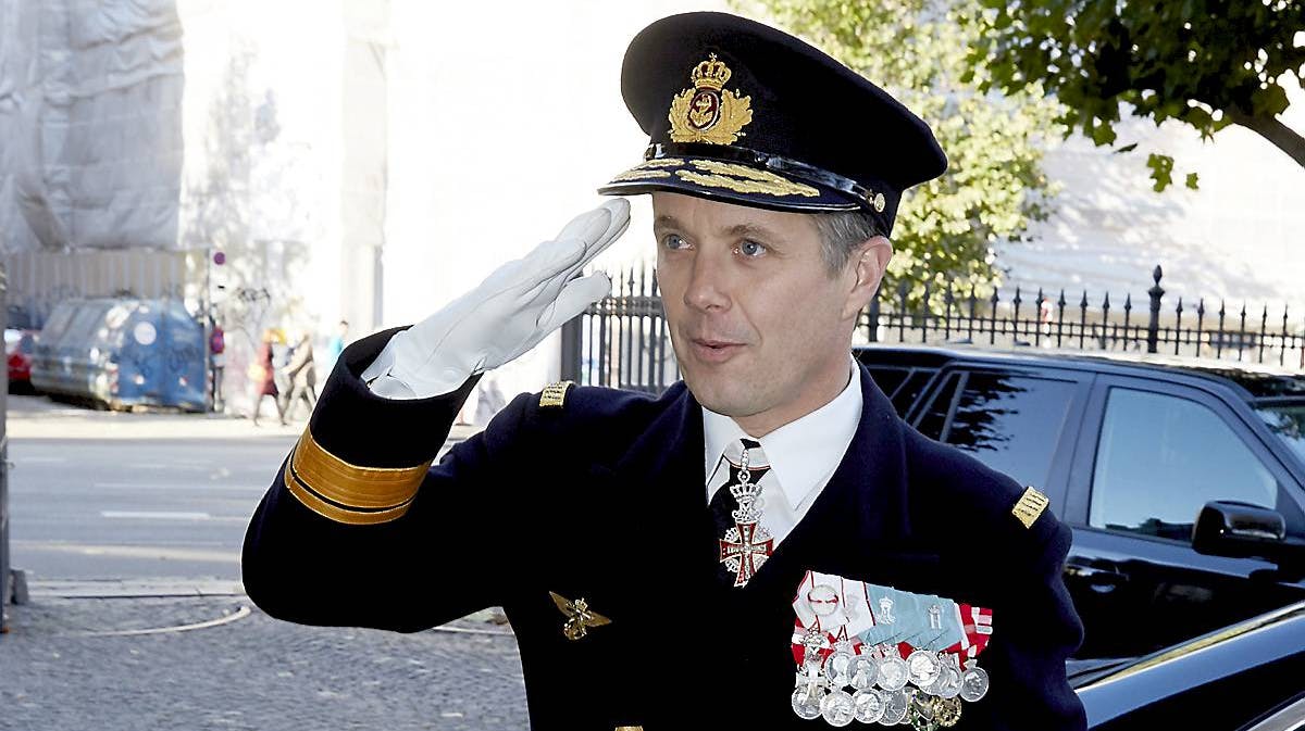 Kronprins Frederik ankommer til Holmens Kirke