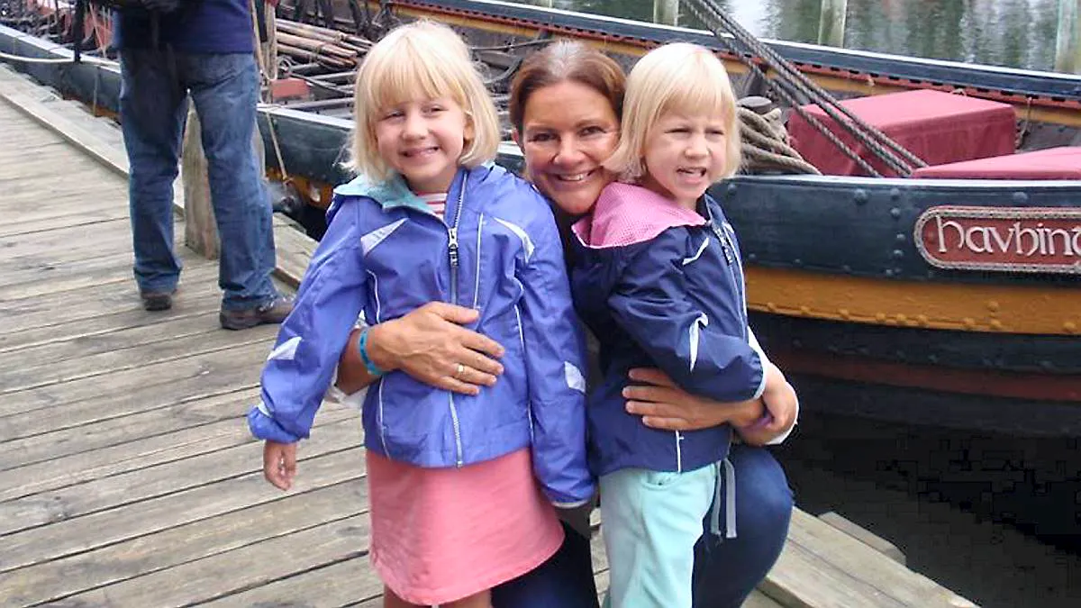 Anne-Mette Rasmussen har besøg af børnebørnene fra USA | BILLED-BLADET
