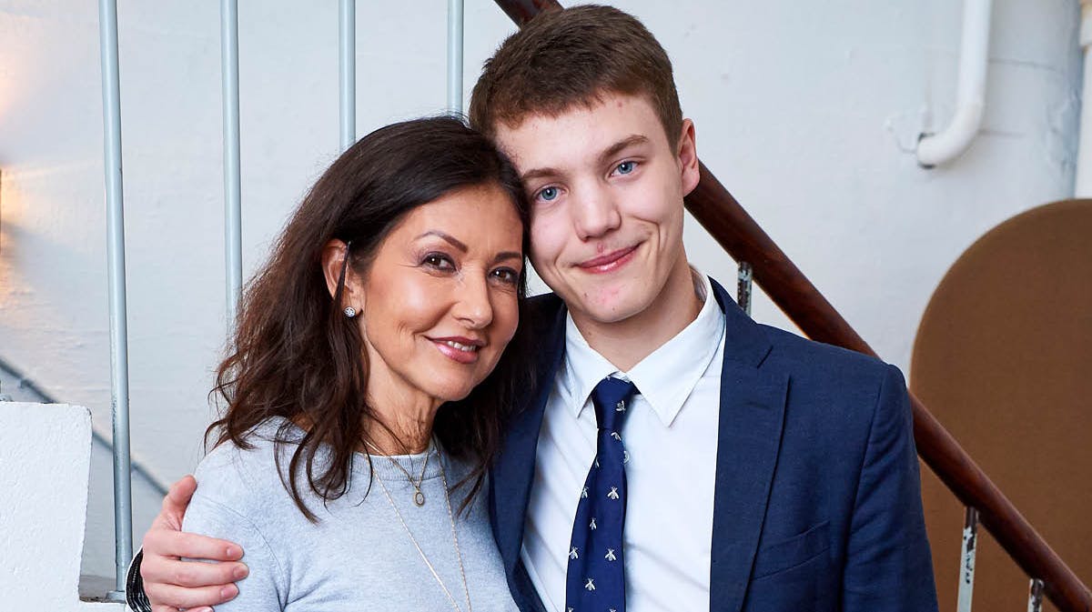 Prins Felix med sin mor grevinde Alexandra. 