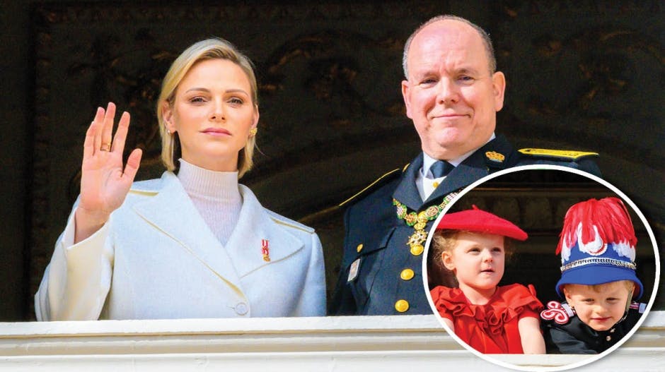 Fyrst Albert, fyrstinde Charlene og deres børn kronprins Jacques og prinsesse Gabriella.