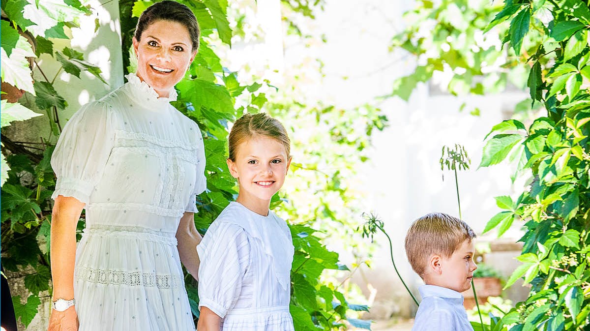 Kronprinsesse Victoria, prinsesse Estelle og prins Oscar.