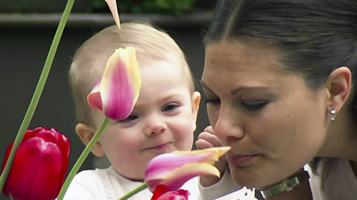 Prinsesse Estelle og kronprinsesse Victoria.