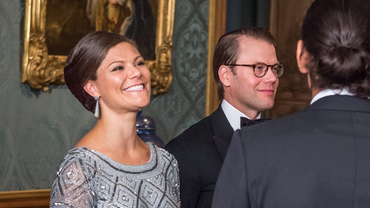 Kronprinsesse Victoria strålede af lykke, mens hun hilste på gæsterne.
