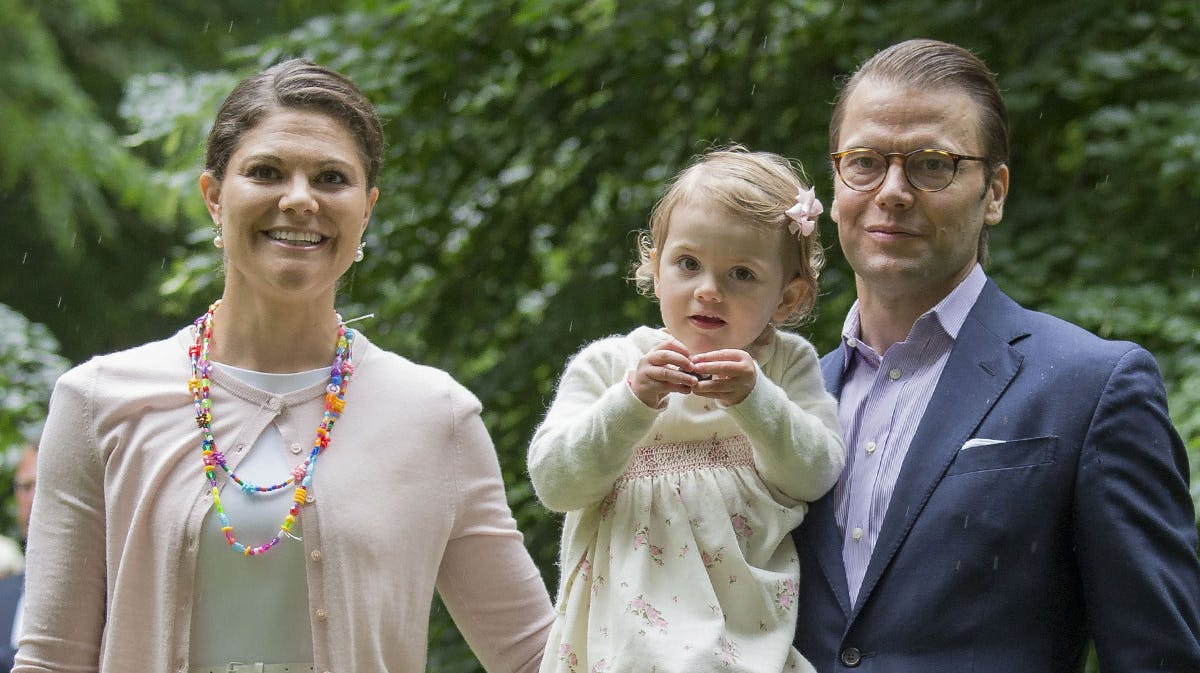 Kongelig familielykke i Sverige. Kronprinsesse Victoria og prins Daniel glæder sig sammen med prinsesse Estelle til den kommende familieforøgelse.