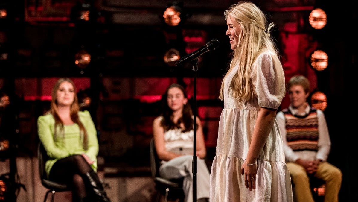 X Factor-Nikoline overraskede: Derfor valgte hun en Michael Falch sang ...