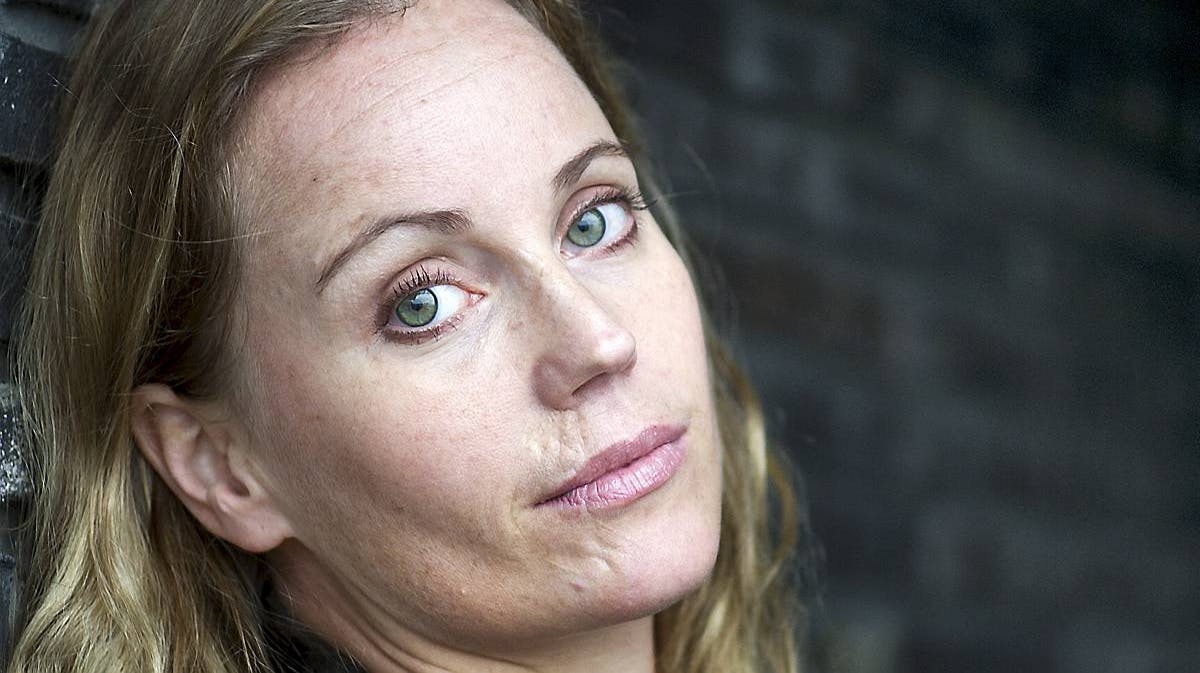Broen Sofia Helin fik ødelagt sit ansigt i trafikulykke