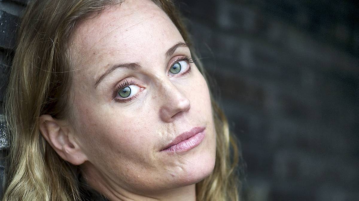 Broen Sofia Helin fik ødelagt sit ansigt i trafikulykke 