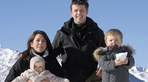 https://imgix.billedbladet.dk/media/billedbladet/bladforsider/diverse-andre-forsider/bb-kalender-2009.jpg
