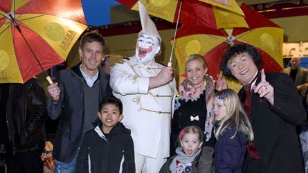 https://imgix.billedbladet.dk/media/billedbladet/gallerier/billeder/kendte/2010/cirkus-arena-bellahoej/stortcirkus.jpg