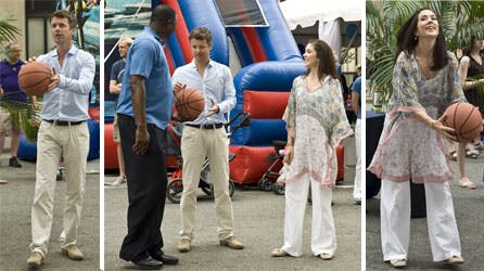 Kronprinsparret morede sig på basket-banen.