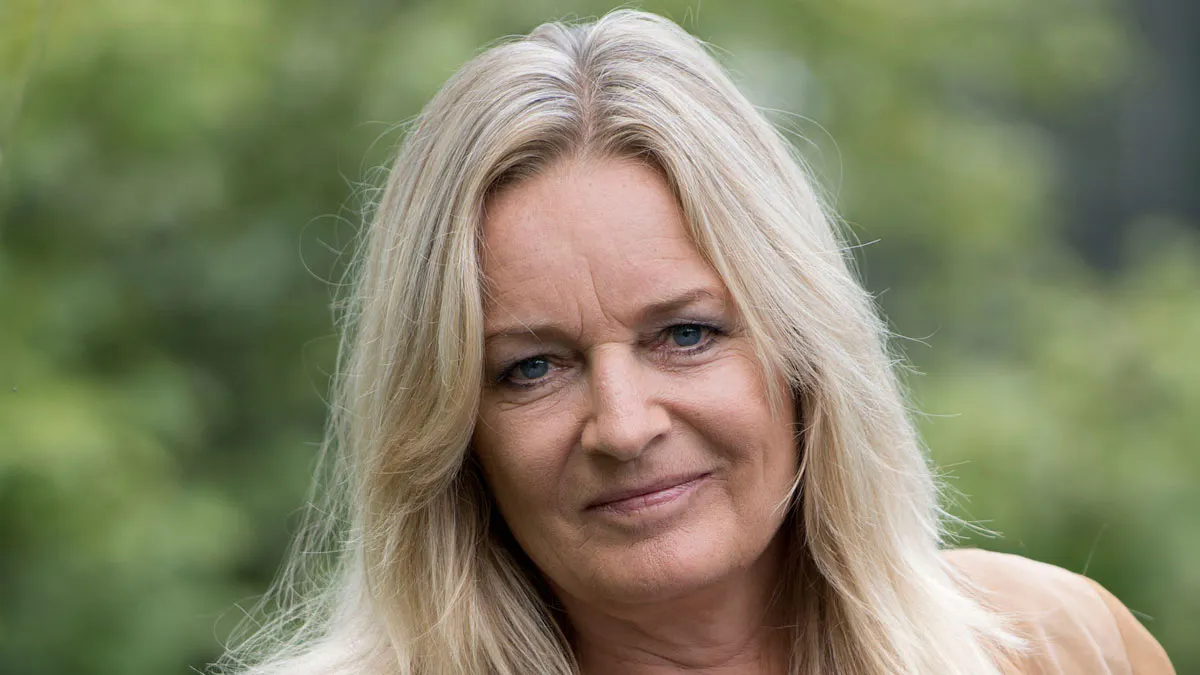 Anne Linnet giver prispræmie videre til ung kunstner | BILLED-BLADET