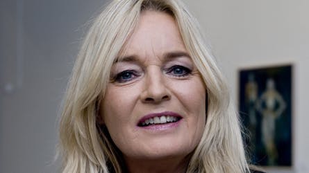 Anne Linnet optrådte til TV3?s BrystGalla, og hun er netop nu aktuel med sin nye plade Anne Linnet.