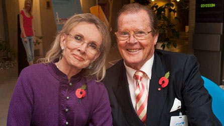 Kristina Tholstrup og Roger Moore