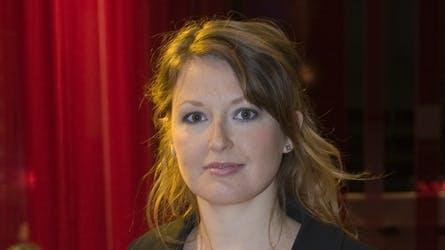 Louise Mieritz er højgravid, så der går noget tid, før hun kan mødes med resten af pigerne i Emmas Dilemma og lave mere kvindekomik.