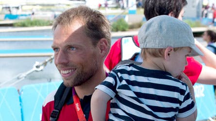 https://imgix.billedbladet.dk/media/billedbladet/kendte/nyheder/blandet-enkelt/rasmus-quist-soen-ol-js.jpg