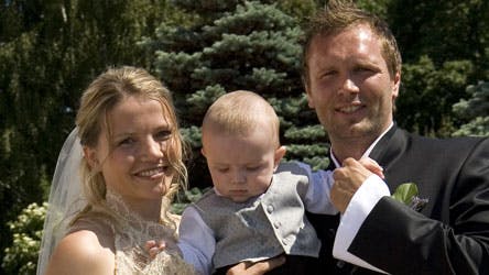 Christina Roslyng og Lars Christiansen med lille Frederik som brudesvend i 2006.