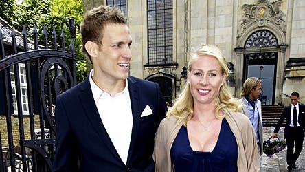 Søren Larsen og hans gravide kæreste Nina deltog ved Christian Poulsens Bryllup i København.