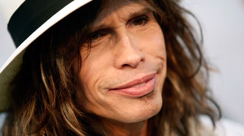 Steven Tyler sigter efter et stoffrit efterår, for han har netop ladet sig indlægge til afvænning.