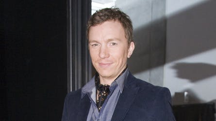 Brinck og efterskolekæresten Tina voksede fra hinanden, da opholdet på skolen var slut. Sangeren siger dog til B.T., at han lærte meget af at være sammen med hende. I dag banker Brincks hjerte kun for kæresten Nicoline Bergstrøm.