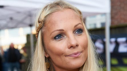 Caroline Fleming tjener også sine egne penge fremover.