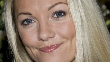 Caroline Fleming får ros for sin programrække Baronessen flytter ind på Kanal 4.