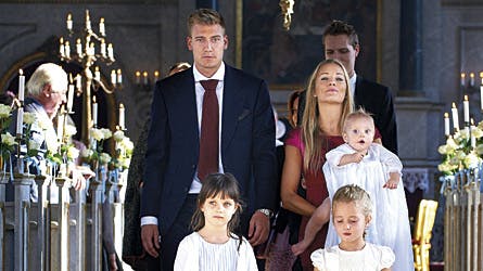 Caroline Fleming og Nicklas Bendtner døbte deres søn | BILLED-BLADET