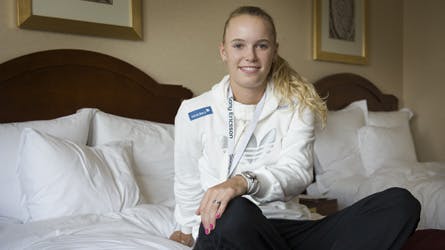 Caroline Wozniacki kan i 2009 tjene en fed løn ved at stille op i turneringer, hvor startpengene er minimum 100.000 dollars. Ranglisten har dog fortsat førsteprioritet for det danske tennistalent.