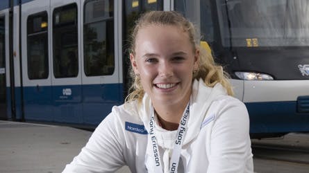 https://imgix.billedbladet.dk/media/billedbladet/kendte/nyheder/caroline-wozniacki/wozniackibiloenske.jpg